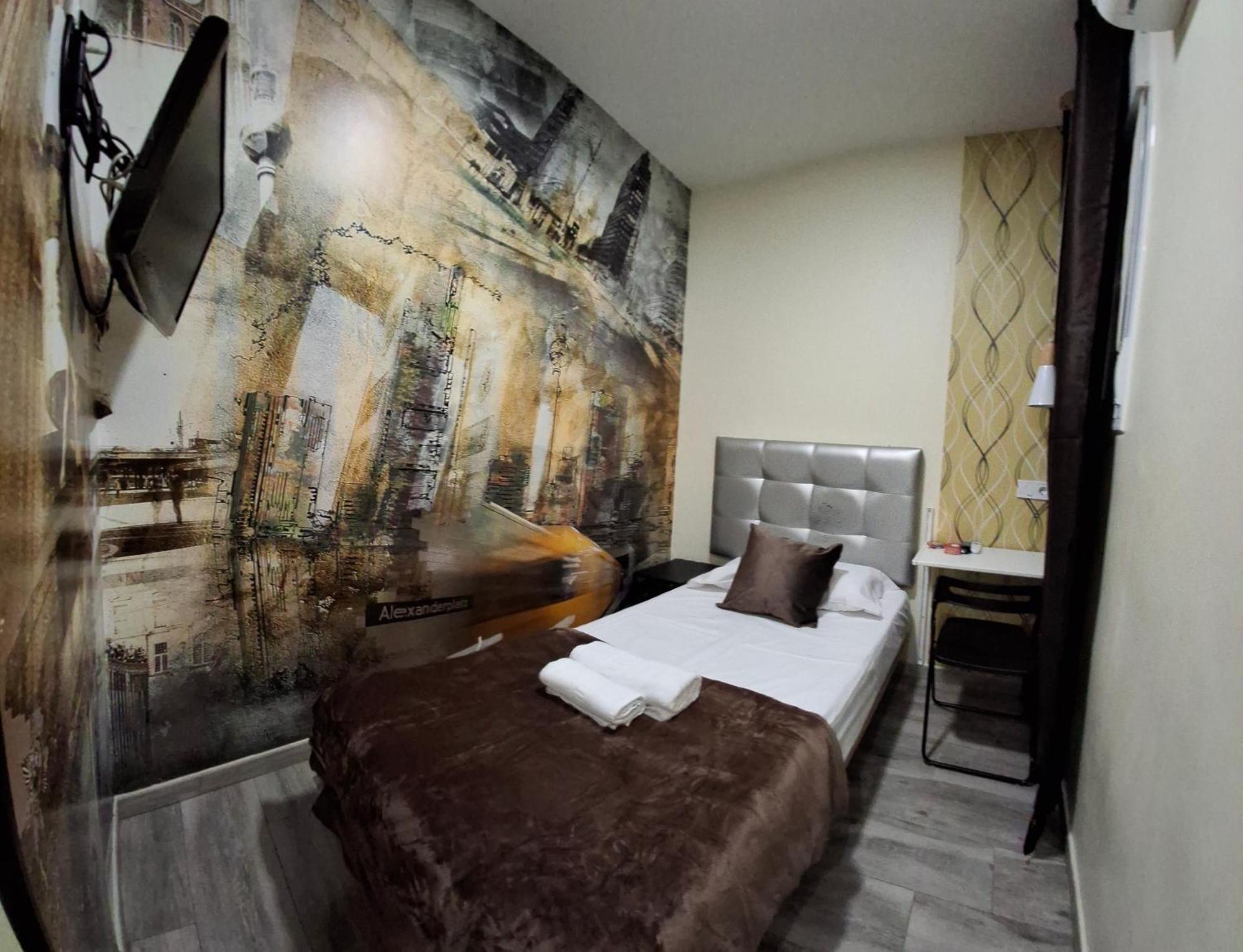 Ch Cruz Madrid Hotel Luaran gambar