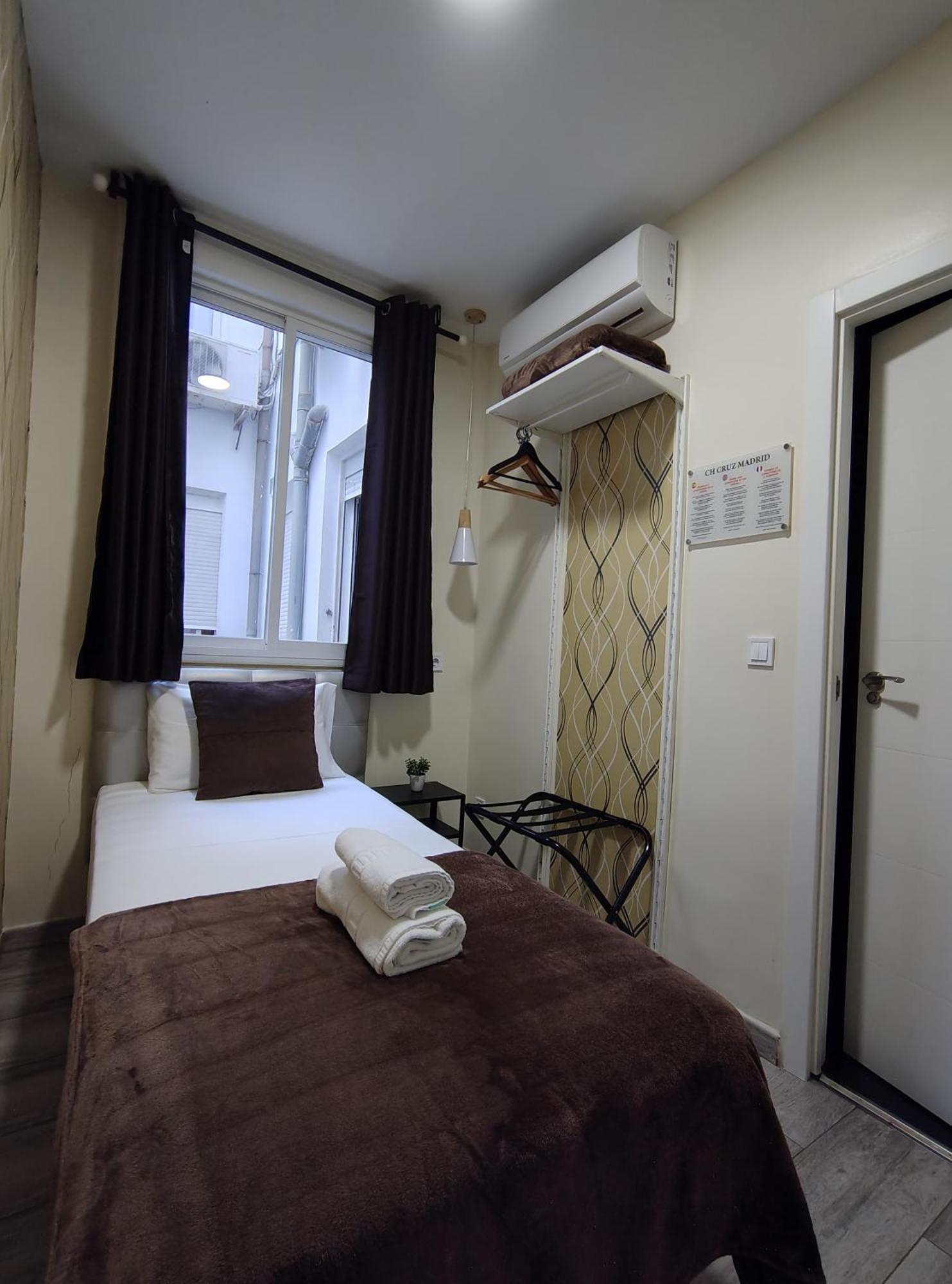 Ch Cruz Madrid Hotel Luaran gambar