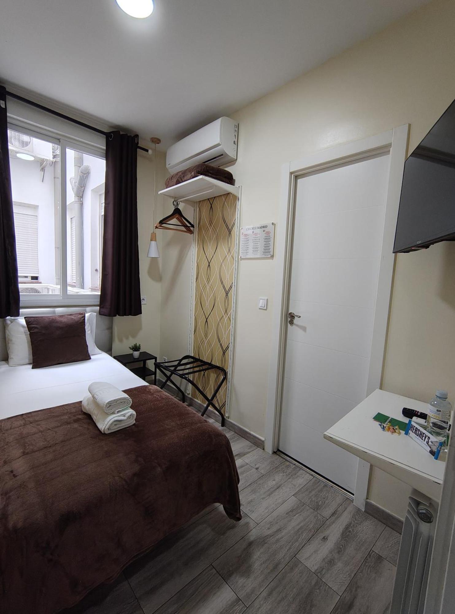 Ch Cruz Madrid Hotel Luaran gambar