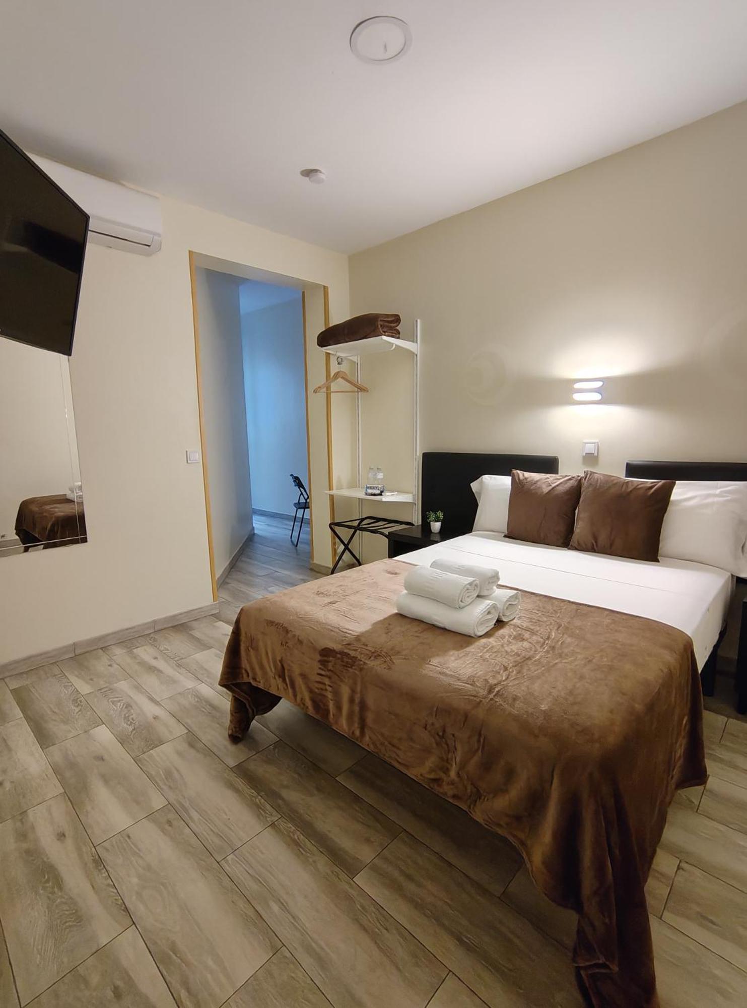 Ch Cruz Madrid Hotel Luaran gambar