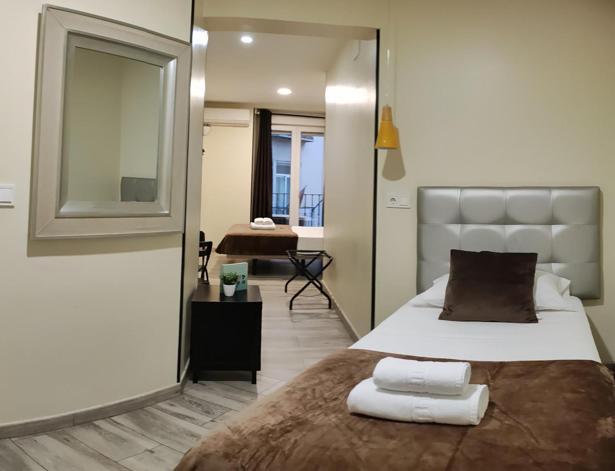 Ch Cruz Madrid Hotel Luaran gambar